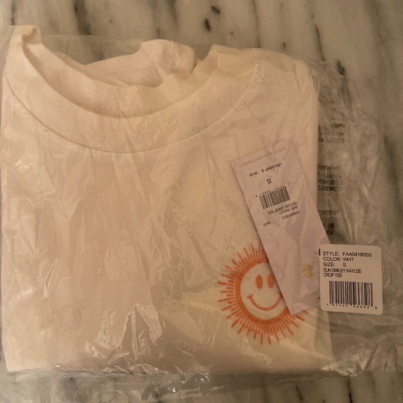 NEW Set of 2 crop tees from Spiritual Gangster size small, 1 black tee 1 white - Picture 6 of 9